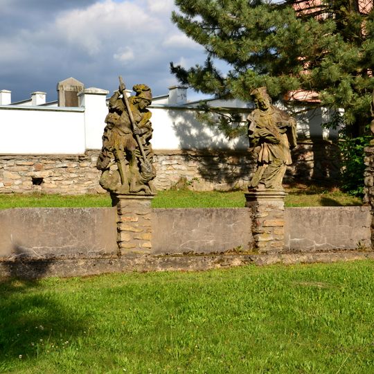 Sochy svatého Jana Nepomuckého, svatého Jiří, svatého Prokopa, Archanděla Michaela