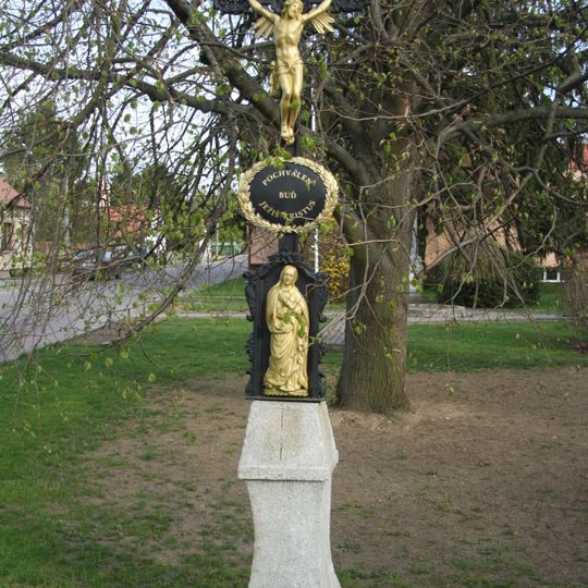 Kříž na návsi v Jakubově