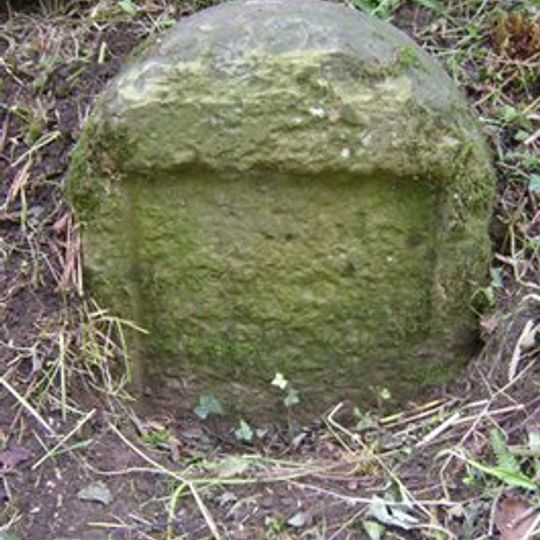 Milestone, W of Edge Hill