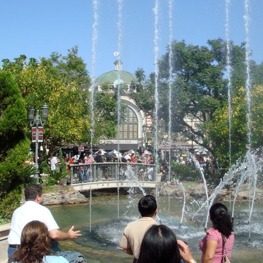 The Grove at Farmers Market