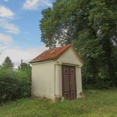 Kaplička v Rohli u kostela (2)