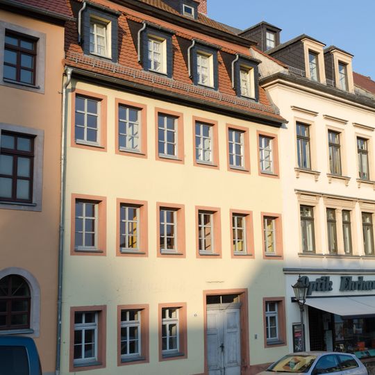 Wohnhaus in geschlossener Bebauung und Hinterhaus Markt 15
