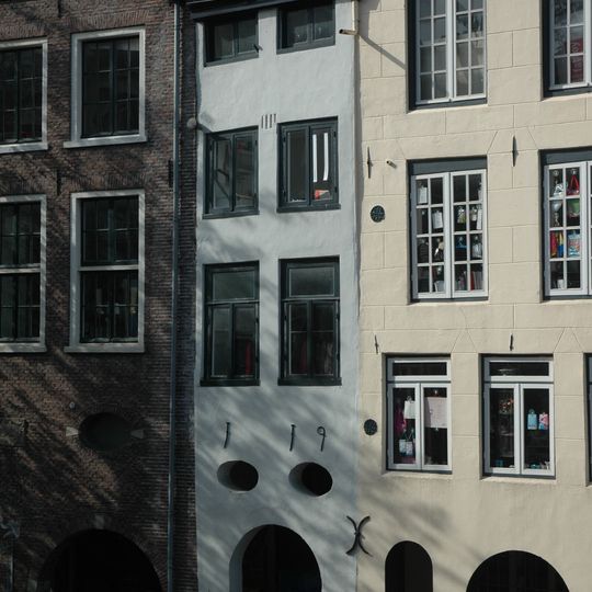 Pand, waarvan de achtergevel met arkaden waardevolle kenmerken vertoont voor het uiterlijk aspect ter plaatse