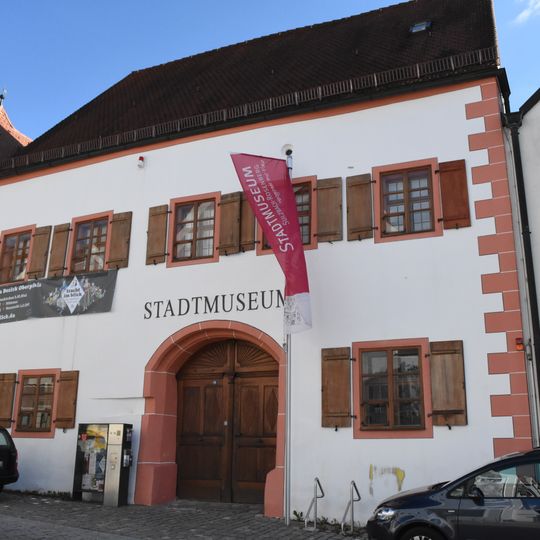 Ehemaliges Ackerbürgerhaus, Adelssitz und Schmiede