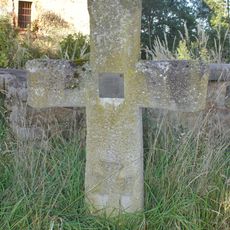 Smírčí kříž u zámku Prostiboř II