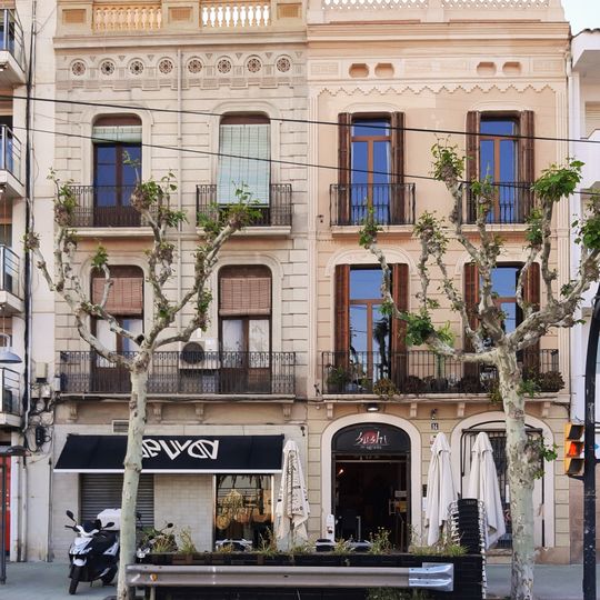 Casa al carrer de Prat de la Riba, 13 i 14