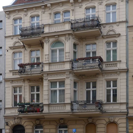 Mietshaus Schmiljanstraße 3