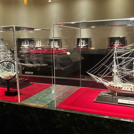 David Warther Carvings & Gift Shop