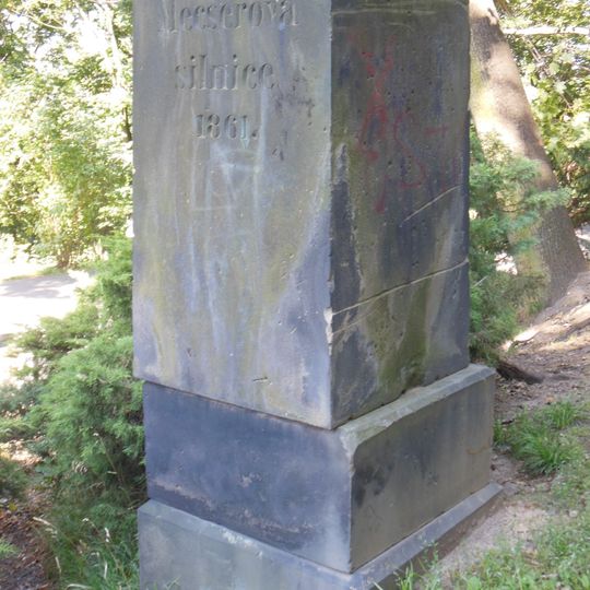 Monument to Mecséry Road