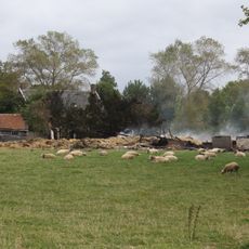 Grotendeels houten bijgebouw