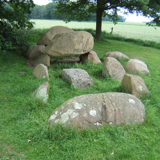 Dolmen D2
