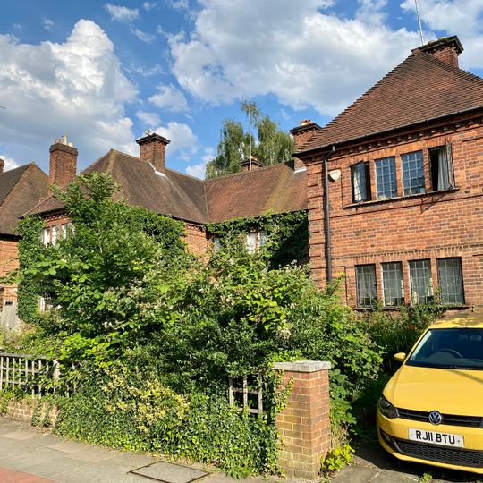 8 And 10, Rotherwick Road