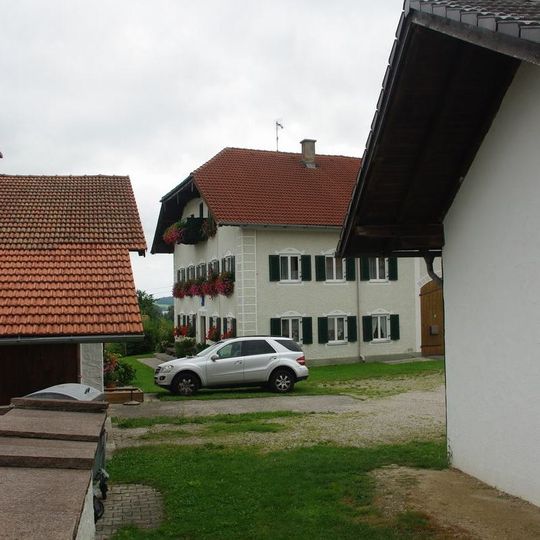 Bauernhaus mit Widerkehr und Mittertenne