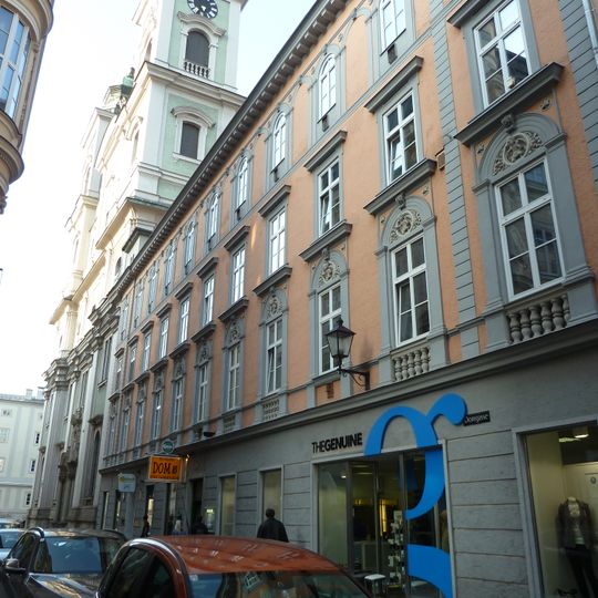 Wohn- und Geschäftshaus