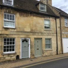 5-7, St George's Square