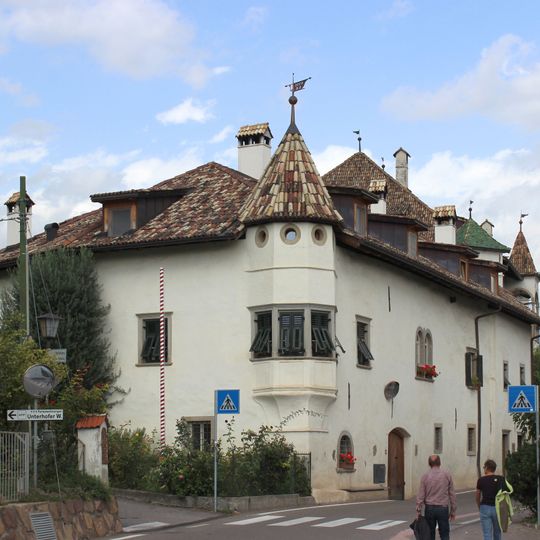 Maderneidstraße 7-9