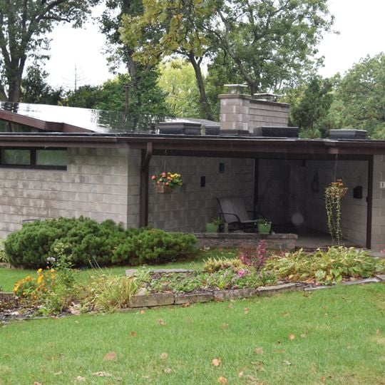 Dr. Charles and Judith Heidelberger House