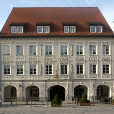 Wohn- und Geschäftshaus