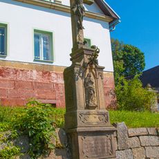 Kříž v Dolních Teplicích v Nádražní ulici