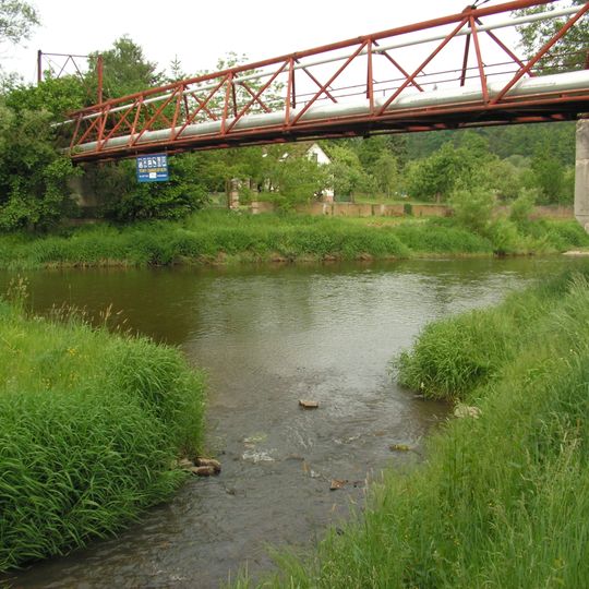 Potrubní lávka přes Sázavu u Říční ulice ve Zruči nad Sázavou