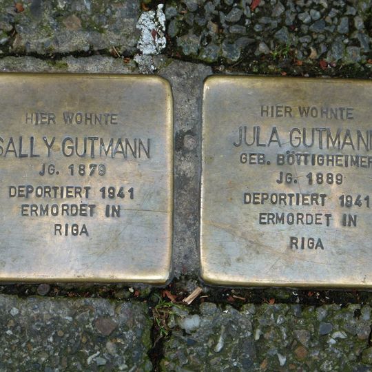 Stolperstein en memoria de Jula Gutmann