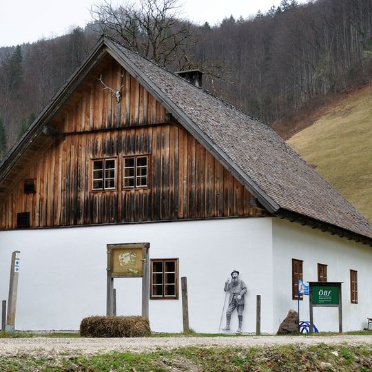 Gasthaus, ehem. Aufseherhaus, sog. Gölzhaus
