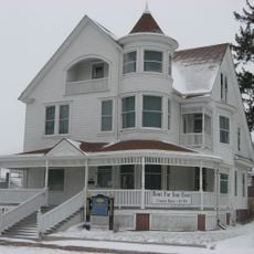 Strange Nathanial Cragun House