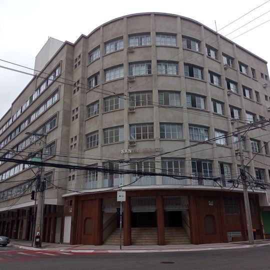 Imóvel à Avenida República, nº 165, esquina com Avenida Cleto Nunes, nº 175