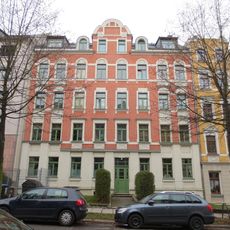 Mietshaus in geschlossener Bebauung mit Vorgarten Franz-Mehring-Straße 27