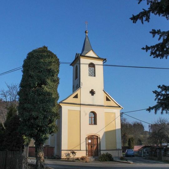 Kaple ve Veleboři u hlavní silnice