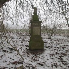 Kříž na rozcestí severně od Hradišťan