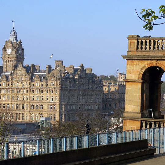 Edinburgh, North Bank Street, Balustraded Terrace