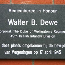 Monument voor Walter Britford Dewe