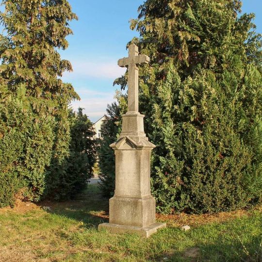 Kříž před kaplí v Šumperku v Dolní Temenici na ulici Anglická