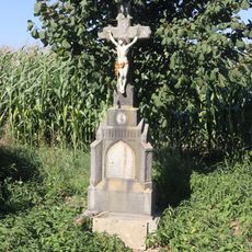 Kříž u cesty západně od Opatova