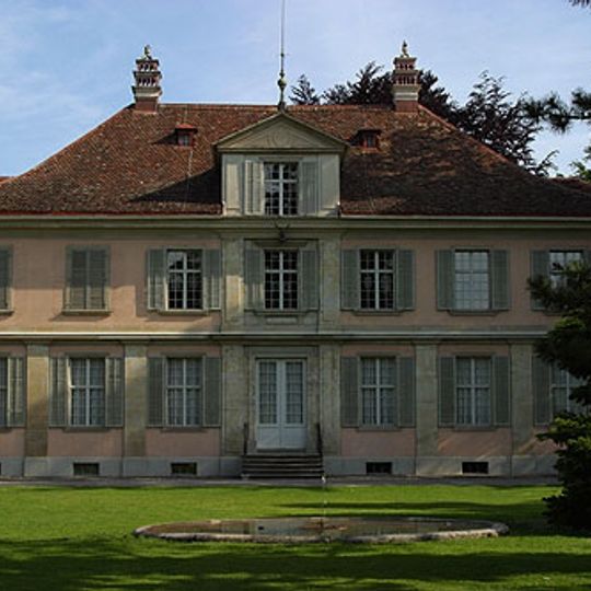 Lindengut mit Gärtnerhaus und Kutscherhaus