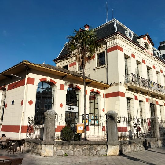 Biblioteca Pública Municipal de Laredo - Dr. Velasco