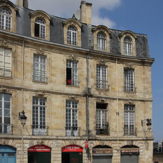 Immeuble, 12 place Bir-Hakeim