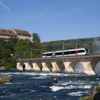 Eisenbahnbrücke am Rheinfall