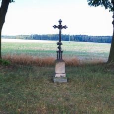 Kříž západně od Lhoty u Skutče