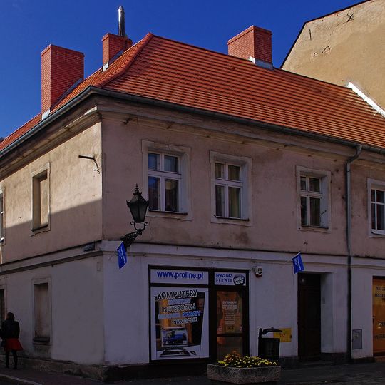 Leszczyńskich 30