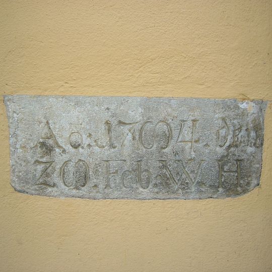 Stadtmauerrest mit Hochwasserstandsmarke