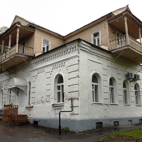 Дом Петровой