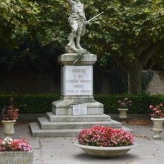 Arzens war memorial