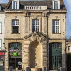 Immeuble, 17-19 place au Feurre