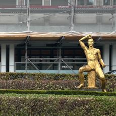 Statue