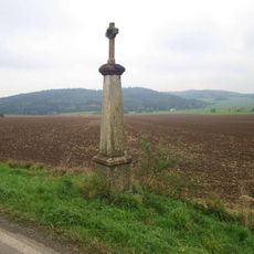 Kříž severně od Kolovče u silnice