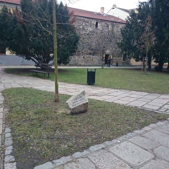 Památník Sokolů v Palackého sadech v Chomutově