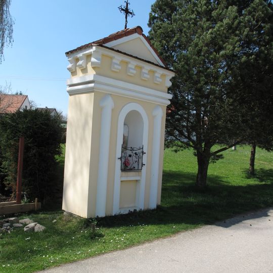 Kaplička v Hartmanicích na návsi