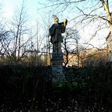 Socha svatého Františka Xaverského u kostela Povýšení svatého Kříže v Pyšelích